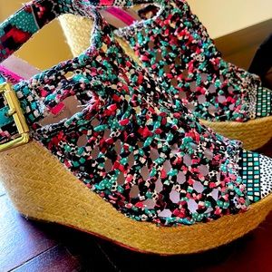 Betsy Johnson Beckett Fabric Shoes size 8.5